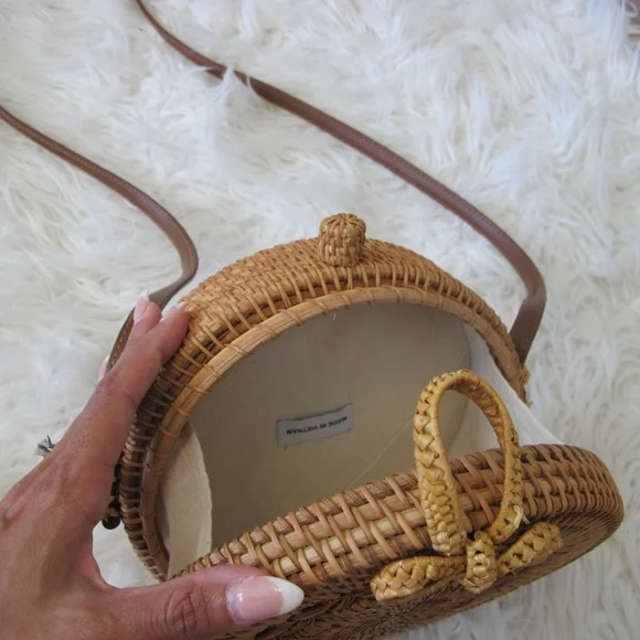 Round Rattan Bohemian boho vacation Straw Handwoven Fashion Women's Purse EUC - Picture 5 of 7